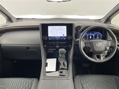 2025 Toyota ALPHARD — фото 2