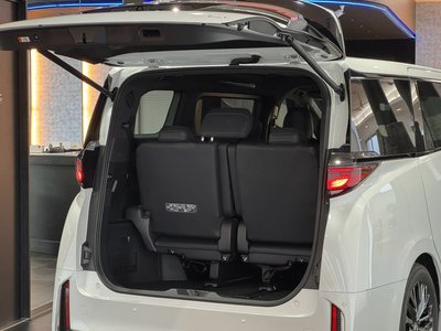 صورة 39 لـ 2025 Toyota VELLFIRE