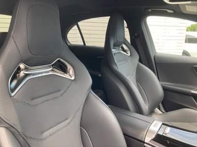 2025 Mercedes-BENZ C-CLASS AMG 照片 11
