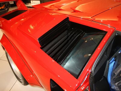 صورة 10 لـ 1986 Lamborghini COUNTACH
