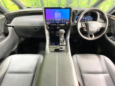 2025 Toyota ALPHARD — фото 2