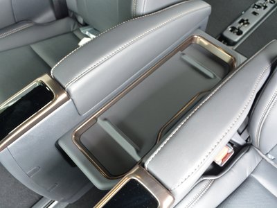 2025 Toyota ALPHARD — фото 51