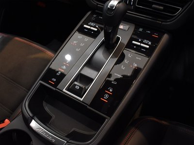 2022 Porsche MACAN 照片 32