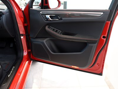 2022 Porsche MACAN 照片 18