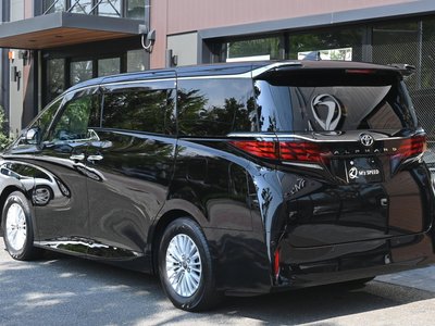 2026 Toyota ALPHARD — фото 6