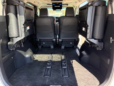 صورة 24 لـ 2018 Toyota ALPHARD
