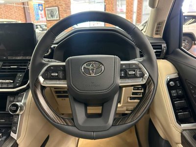 2026 Toyota LAND CRUISER 300 — фото 37
