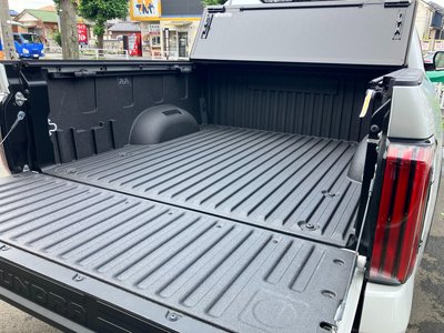 2023 Toyota TUNDRA thumbnail 18