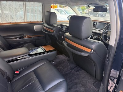 صورة مصغرة 27 لـ 2018 Toyota CENTURY