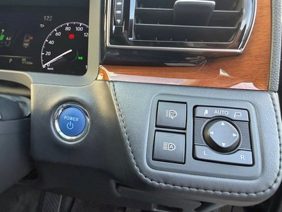 صورة مصغرة 45 لـ 2018 Toyota CENTURY