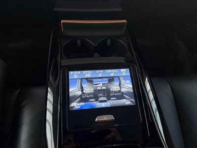 صورة مصغرة 49 لـ 2018 Toyota CENTURY