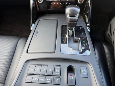 صورة مصغرة 40 لـ 2018 Toyota CENTURY
