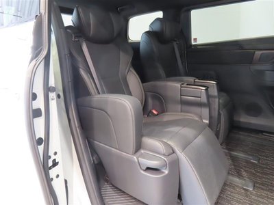 صورة 22 لـ 2025 Toyota ALPHARD