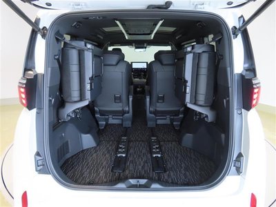 صورة 26 لـ 2025 Toyota ALPHARD