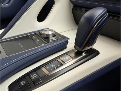 2018 Lexus LC — миниатюра 19