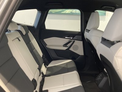 2026 BMW IX1 照片 15