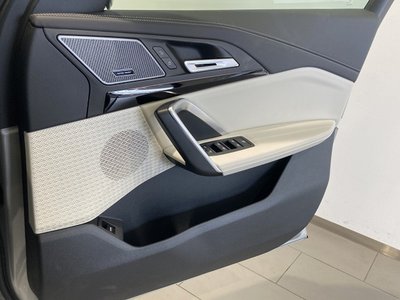 2026 BMW IX1 照片 38