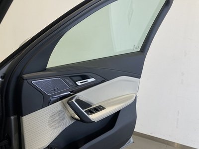 2026 BMW IX1 照片 37