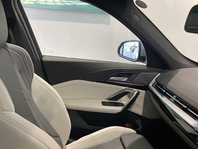 2026 BMW IX1 照片 44