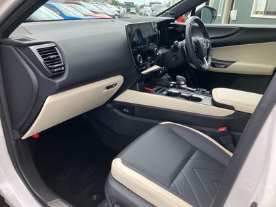 صورة مصغرة 40 لـ 2023 Lexus NX