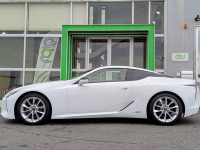 صورة 20 لـ 2017 Lexus LC