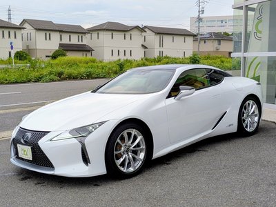 صورة 17 لـ 2017 Lexus LC