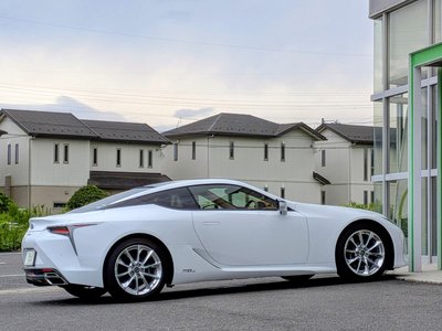 صورة 31 لـ 2017 Lexus LC