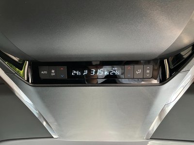 صورة 114 لـ 2026 Toyota ALPHARD