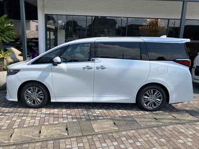صورة 40 لـ 2026 Toyota ALPHARD