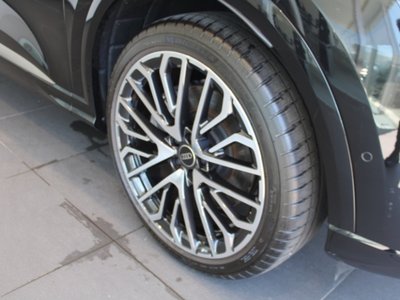 2025 AUDI Q5 photo 9