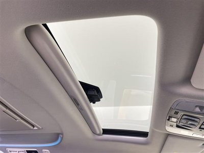 2023 Toyota ALPHARD photo 2