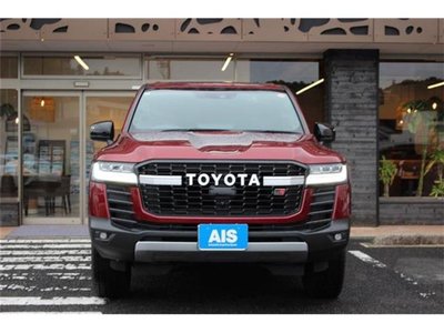 2024 Toyota LAND CRUISER 300 photo 2