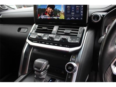 2024 Toyota LAND CRUISER 300 thumbnail 27