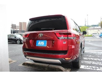2024 Toyota LAND CRUISER 300 photo 12