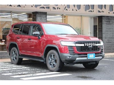 2024 Toyota LAND CRUISER 300 photo 3