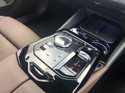 2025 BMW 5 SERIES TOURING thumbnail 41