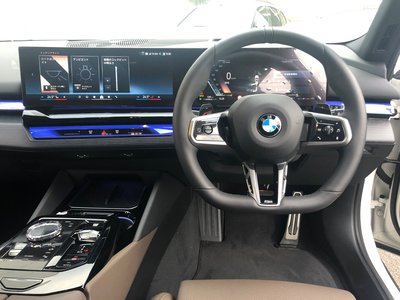 2025 BMW 5 SERIES TOURING thumbnail 25
