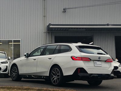 2025 BMW 5 SERIES TOURING — фото 10