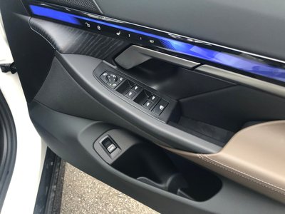2025 BMW 5 SERIES TOURING thumbnail 34