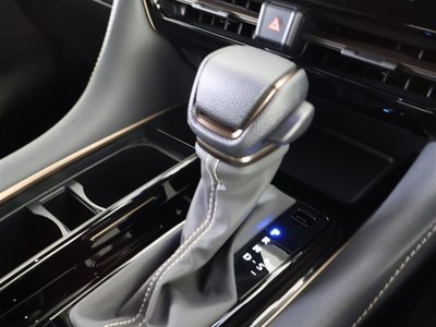 صورة 23 لـ 2025 Toyota ALPHARD