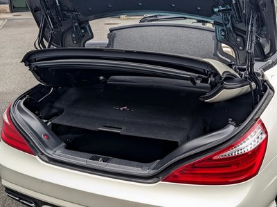 صورة 18 لـ 2012 Mercedes-BENZ SL AMG