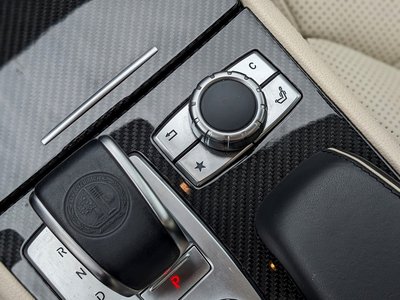 صورة 23 لـ 2012 Mercedes-BENZ SL AMG