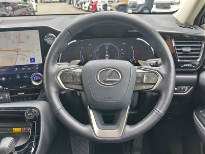 صورة 17 لـ 2023 Lexus NX