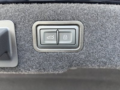 2025 AUDI A8 thumbnail 69
