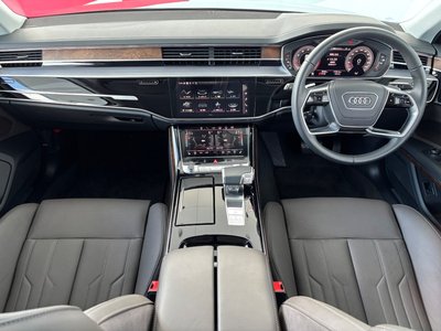 2025 AUDI A8 photo 3