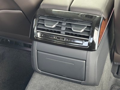 2025 AUDI A8 thumbnail 23