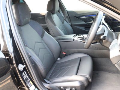 2025 BMW I5 TOURING photo 17