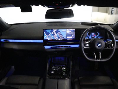 2025 BMW I5 TOURING photo 14