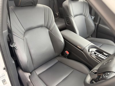 2026 Toyota CROWN ESTATE thumbnail 27