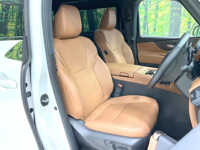 2025 Toyota VELLFIRE photo 9